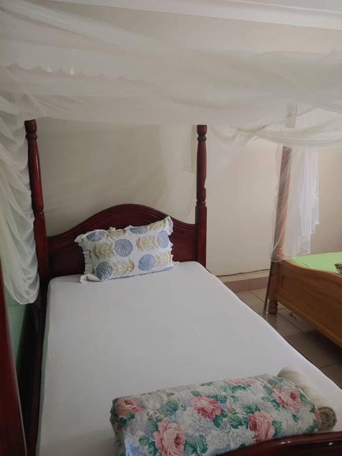 NEW AFRICAN VILLAGE Entebbe Exterior photo